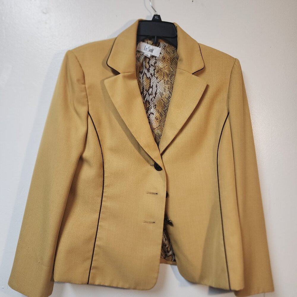 Le Suit mustard gold 14 blazer black buttons polyester Career Work Presentation